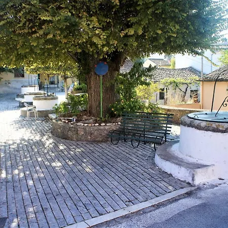 Traditional House In Corfu, Vlg דירה